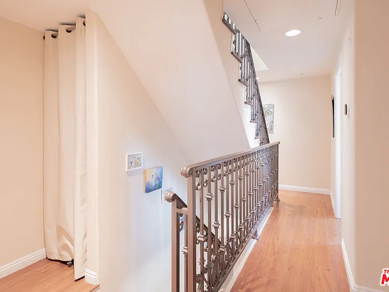 5254 Corteen Pl #10 — Photo 22