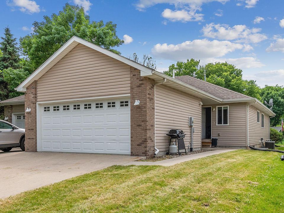 1st image of 3414 Emerald Dr #1