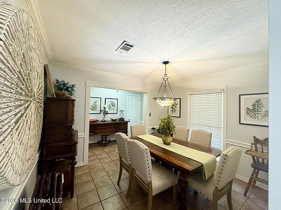 4th image of 126 Sumac Dr