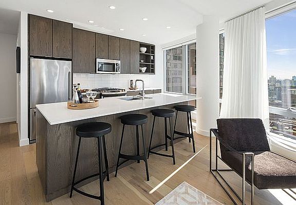 3rd image of 225 E 39th St APT 25D