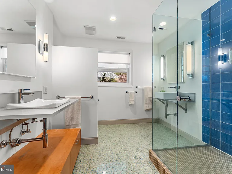 2820 Ellicott St NW — Photo 22