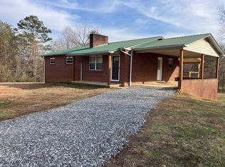 1041 Hopedale Dr, Lenoir, NC 28645