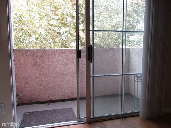 4th image of 7320 Balboa Blvd Unit 207