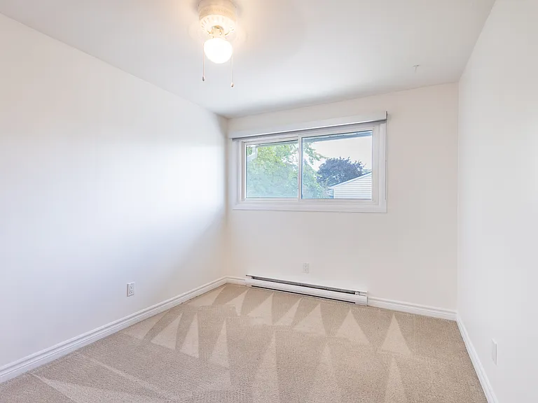159 Sandringham Cres — Photo 19