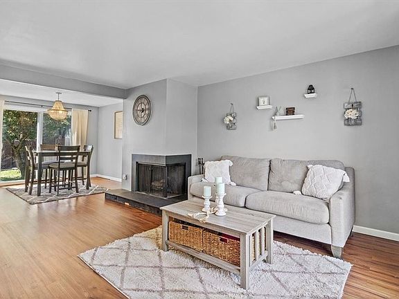 3rd image of 327 Parkwood Dr