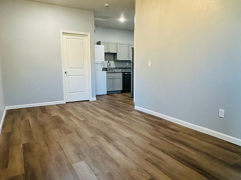 High ceilings, new paint, and flooring throughout