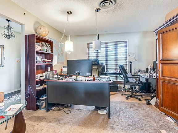 5th image of 305 Cedar Creek Ct