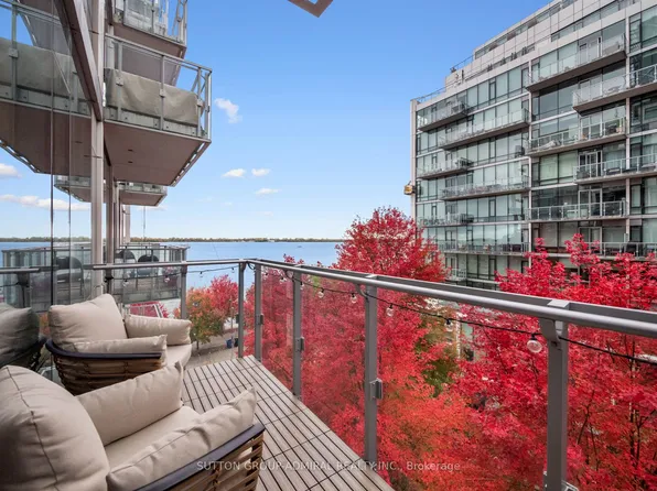 39 Queens Quay E #525, Toronto, ON M5E 0A5