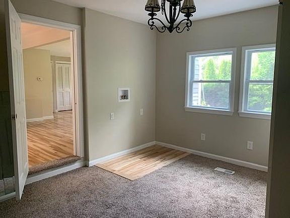 4th image of 63 Hillside Dr