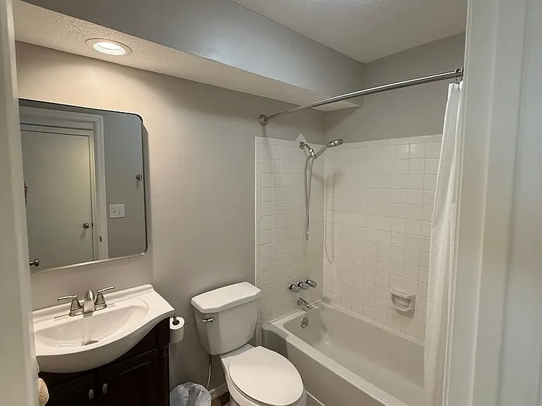 8861 W 106th Ter — Photo 28