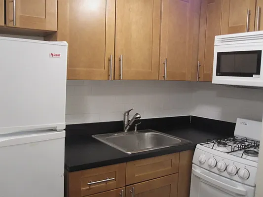 Rented by City & Suburban | media 21