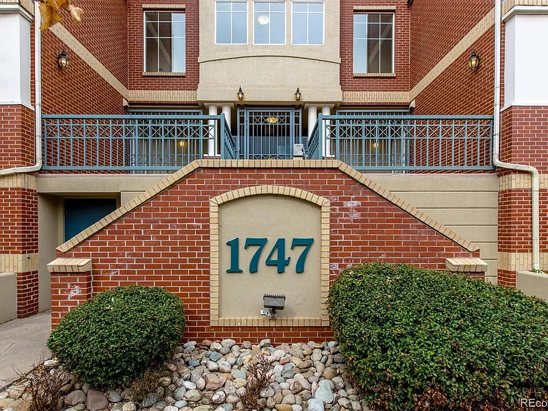 1747 N Washington St #B302 — Photo 2