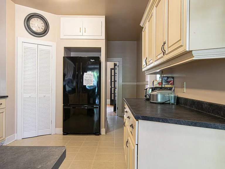 300 Frontenac St #5 — Photo 12