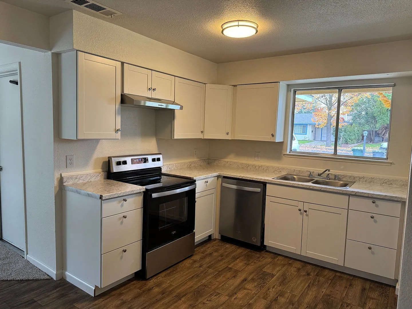 For Rent — Photo 2