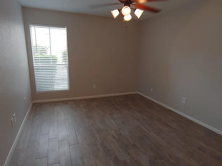 1500 Bay Area Blvd #R-195 — Photo 11