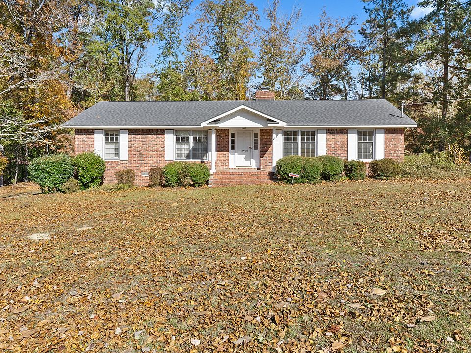 1st image of 1942 Longwood Dr