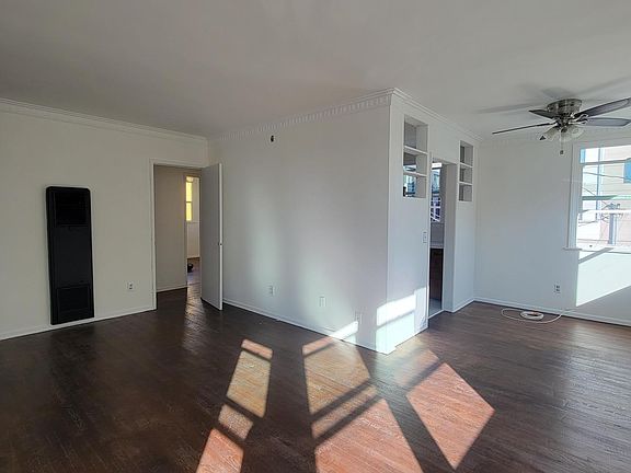 5th image of 946 N Hudson Ave