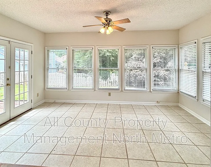 310 Tanners Xing — Photo 15
