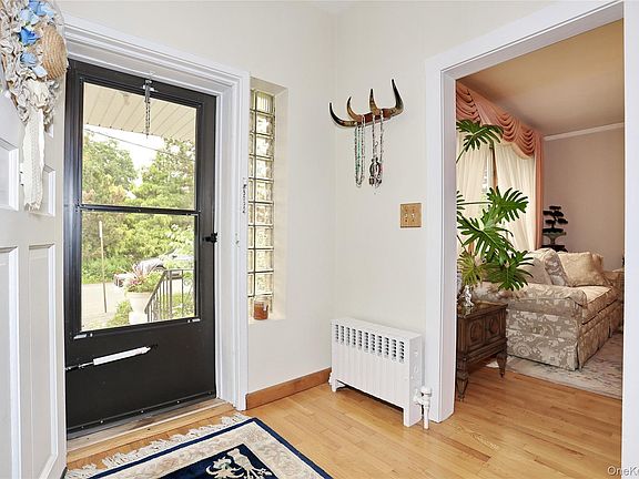 3rd image of 2 Westend Avenue
