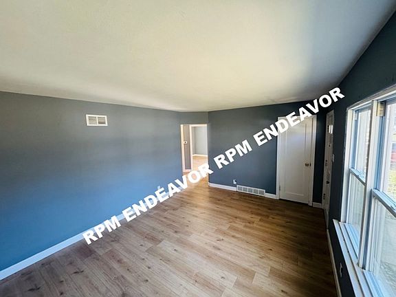3rd image of 9826 Dennis Dr