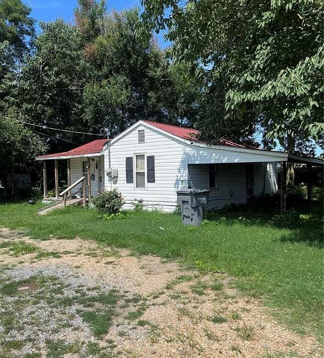 2nd image of 708 Slicer St
