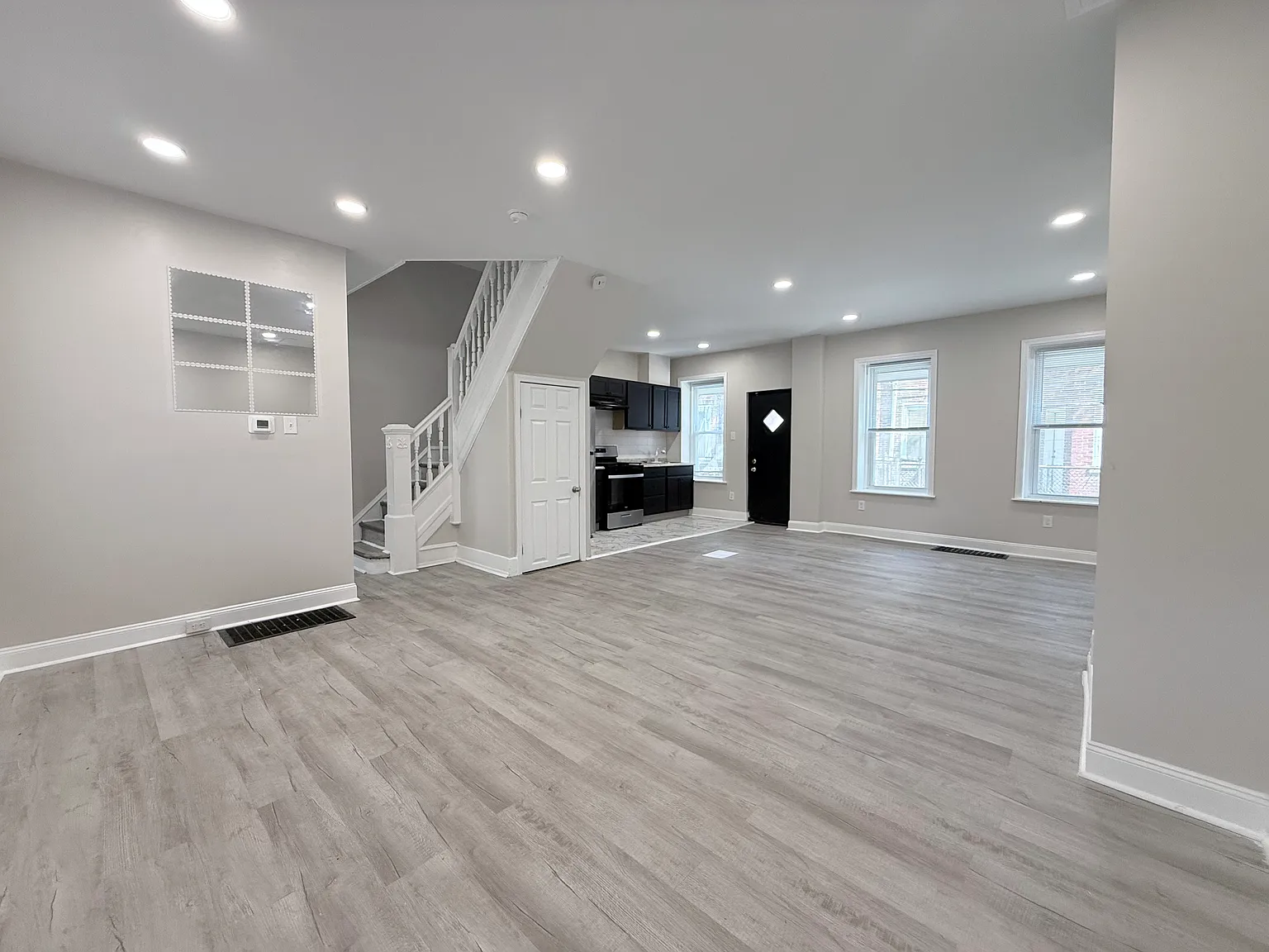 4 bed, 1180 sqft, $1,800 — Photo 4