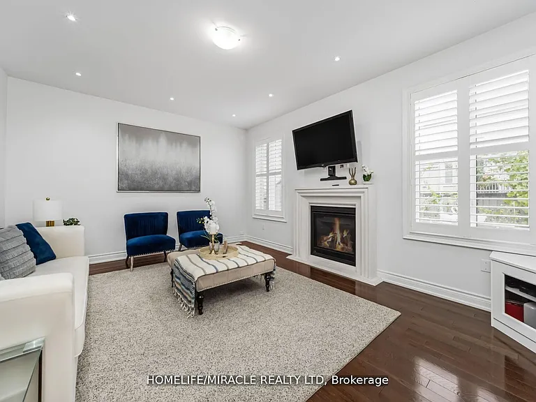 10 Kenora St — Photo 11