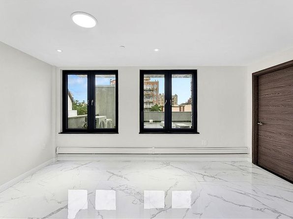 new-york-city-new-york-439603543 picture