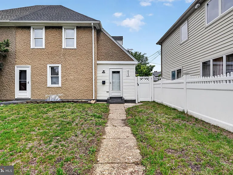 223 Noreg Pl — Photo 4