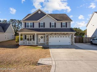 523 Aberdineshire Ct, Hubert, NC 28539