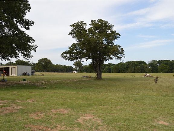3rd image of 483 Fairview Dr