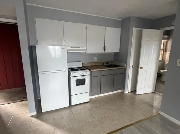 241 Oak St, Bridgeport, CT