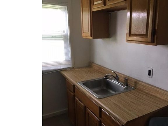 4th image of 56 Foundry St