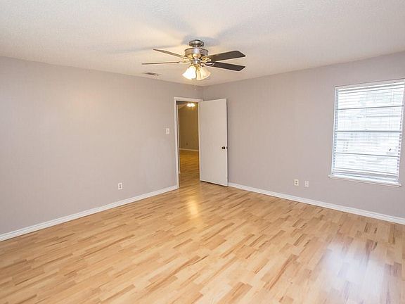 4th image of 5925 Parkview Dr