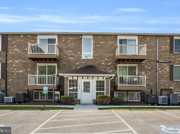 1003 Nanroc Dr APT 12, Mechanicsburg, PA 17055
