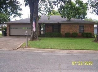 460 34th St NE, Paris, TX 75460