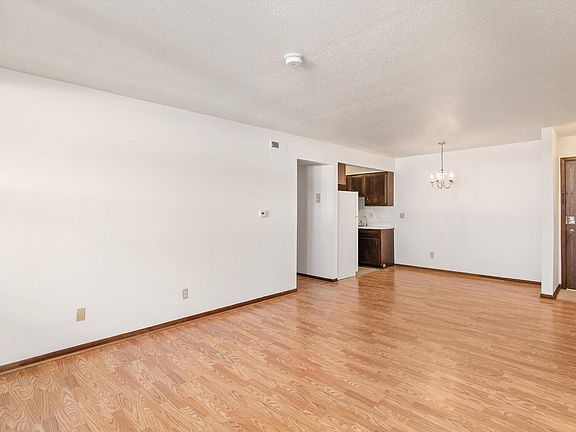 3rd image of 7815 Douglas Ave APT 108