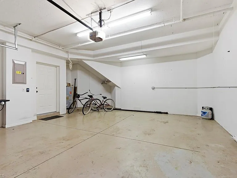 10040 Valiant Ct #101 — Photo 22