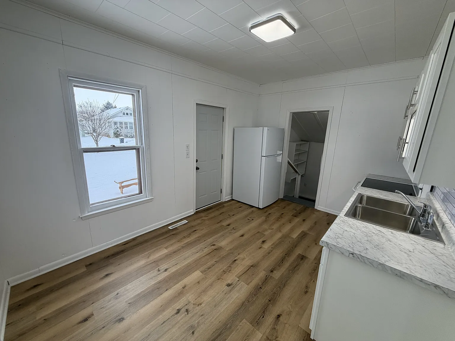 3 bed, 837 sqft, $1,000 — Photo 3