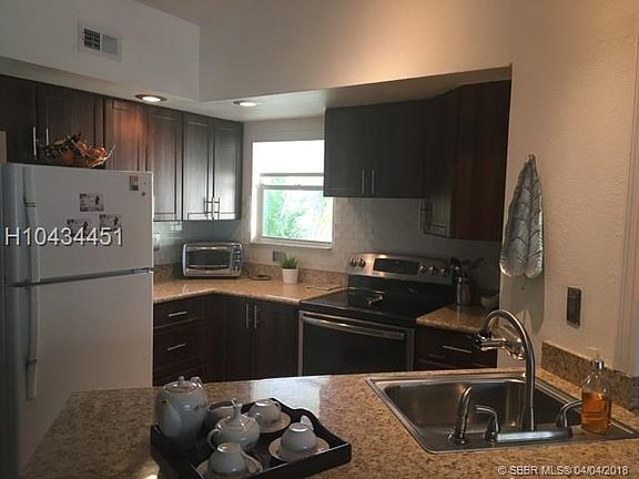4th image of 663 Vista Isles Dr APT 1728