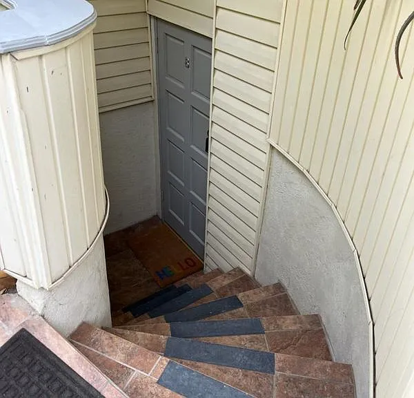 2440 N Gower St #B — Photo 6