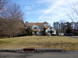 81 Cardinal Dr, Jackson, NJ 08527