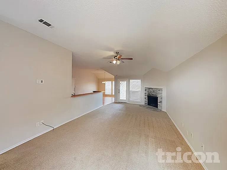 1415 Develon Dr — Photo 2