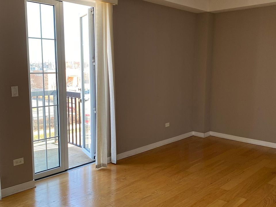 2nd image of 5978 N Lincoln Ave APT 3B