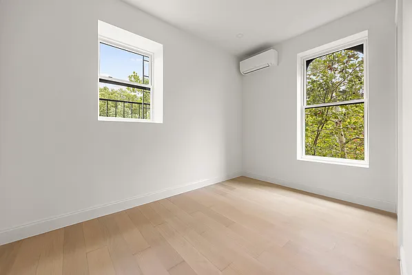 Bedroom, photo 2