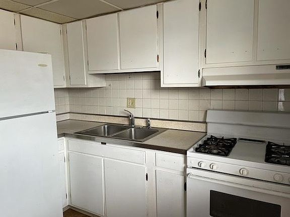 5th image of 247 Kathleen Dr #E