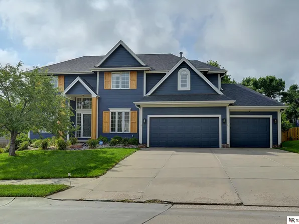 15909 Vernon Ave, Omaha, NE 68116