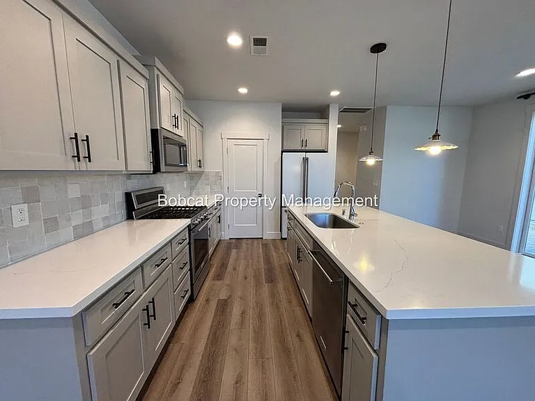 1287 Grove St — Photo 6