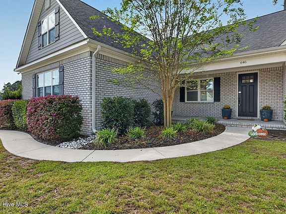 3rd image of 646 Crown Pointe Drive