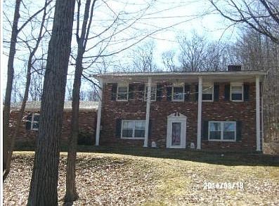 1st image of 10 Woodland Way
